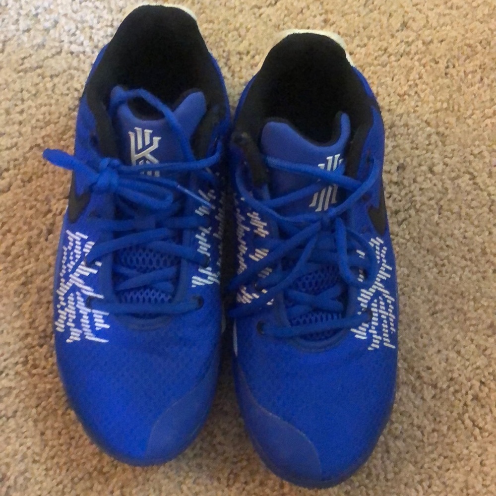 Boys size 5 and a half Kyrie basketball sneakers